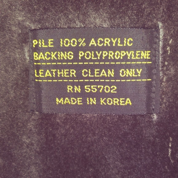 Woman's Vintage Leather Jacket - Picture 5 of 5